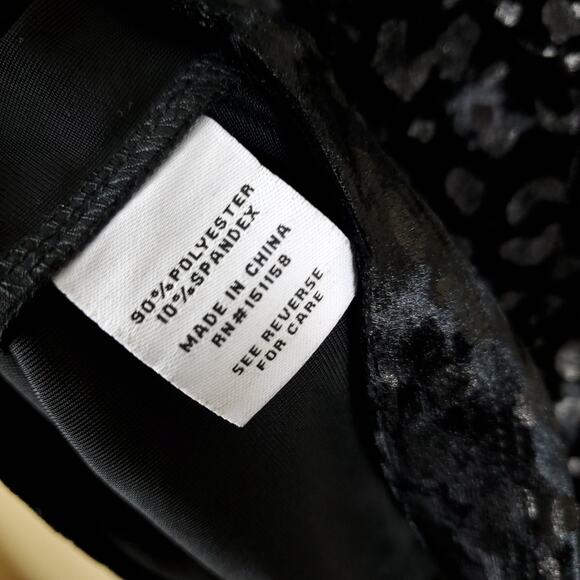 525 America Mock Neck Sleeveless Blouse in Black Velvet Leopard Size S - Picture 8 of 9